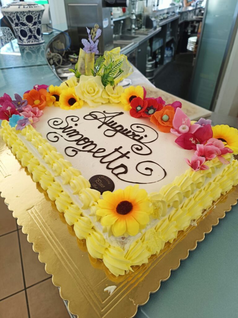 Torta di Compleanno floreale | Pino Bar Fano